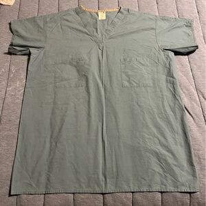 Standard Textile Basic Grey/ Green Scrub Top - Size M
